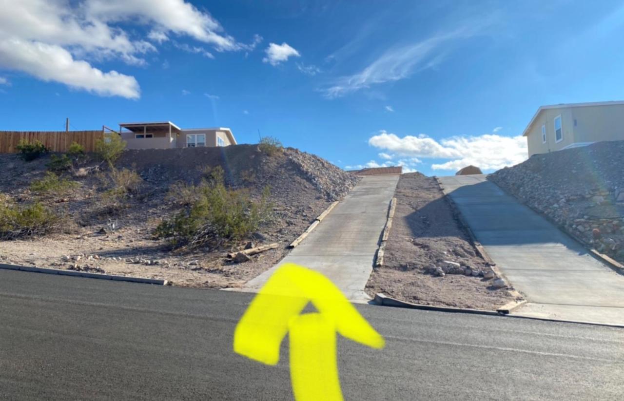 Magnificent & Tranquil Home, Mountain Views , 8 Mins To Casinos & River, Fire Pit, Bbq Bullhead City Extérieur photo