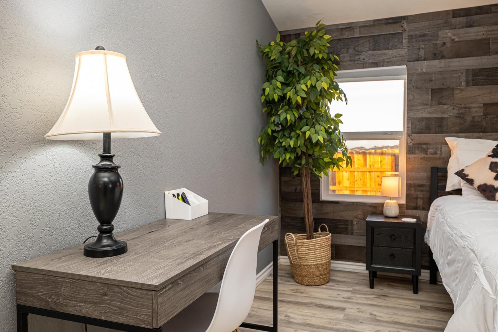 Magnificent & Tranquil Home, Mountain Views , 8 Mins To Casinos & River, Fire Pit, Bbq Bullhead City Extérieur photo