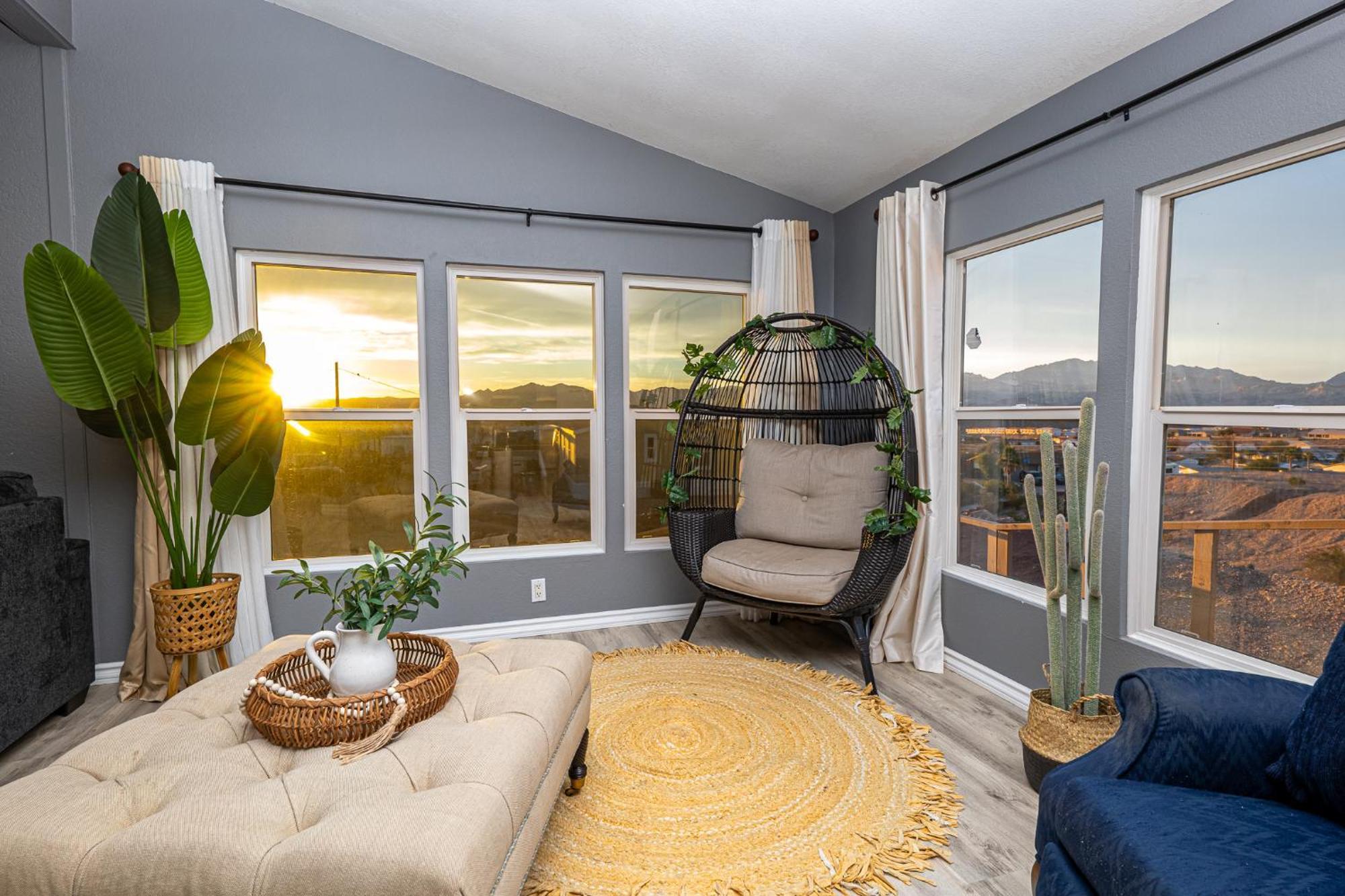 Magnificent & Tranquil Home, Mountain Views , 8 Mins To Casinos & River, Fire Pit, Bbq Bullhead City Extérieur photo