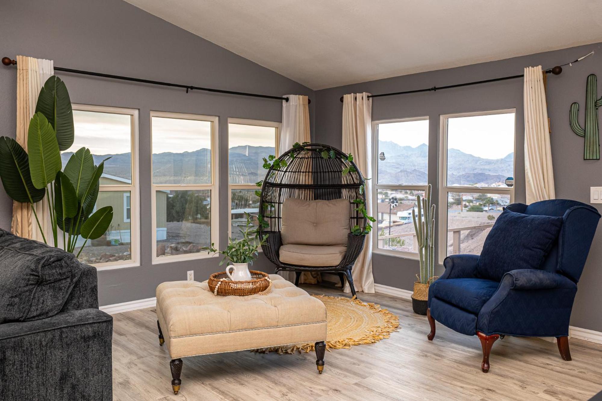 Magnificent & Tranquil Home, Mountain Views , 8 Mins To Casinos & River, Fire Pit, Bbq Bullhead City Extérieur photo